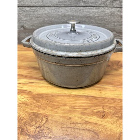 Vintage STAUB #24 Cast Iron Dutch Oven Cocotte Graphite Grey Made in France 4 Qt - Picture 3 of 11